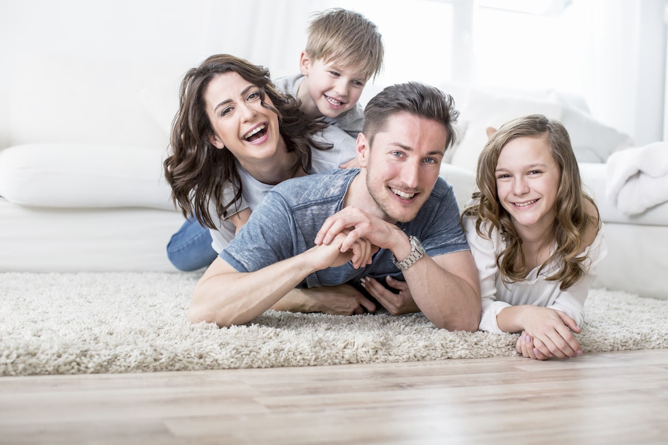 Family time. Фэмили тайм. Фэмили тайм foto. Видеоролик мы семья. Семейное видео.